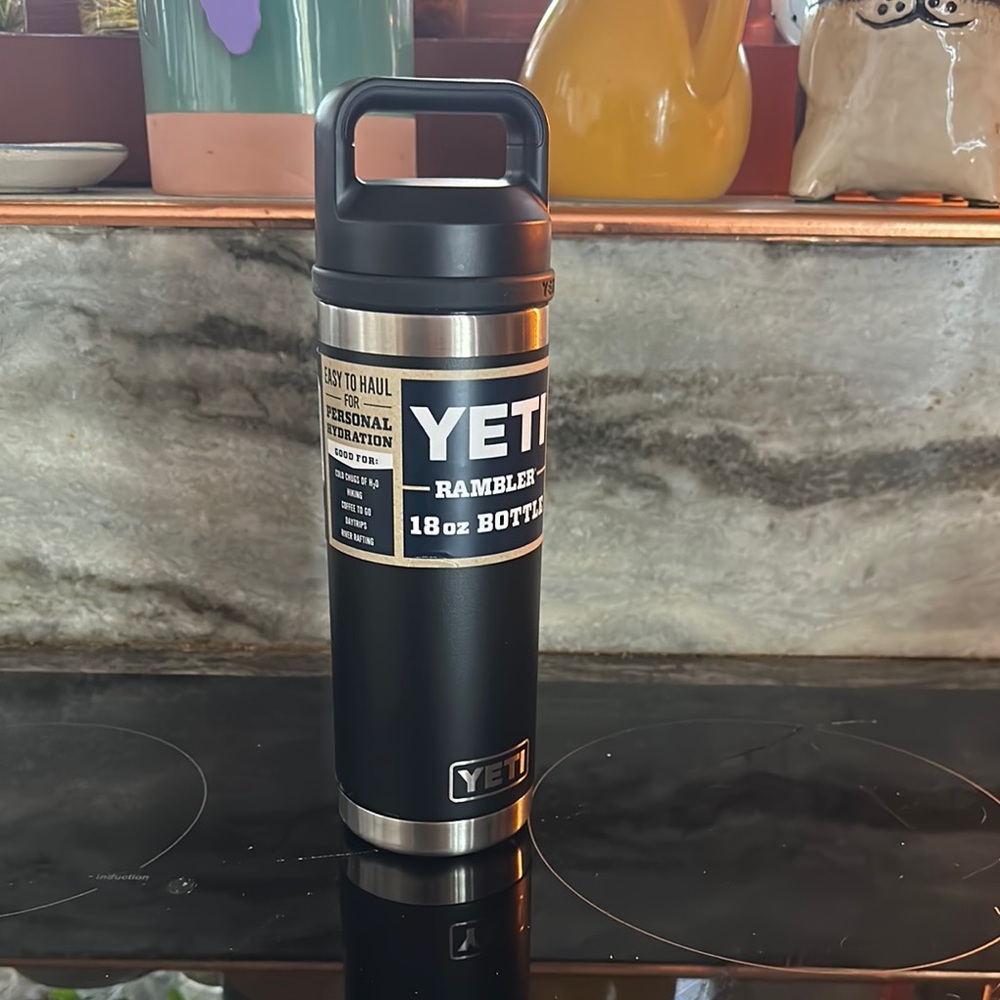 NWT Yeti 18 oz rambler water bottle